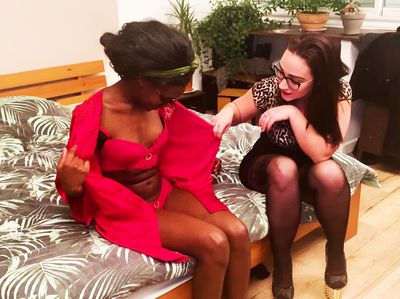 Rebecca, a naughty 21-year-old Afro girl, is learning sodomy! - lavideodujourjetm.net
